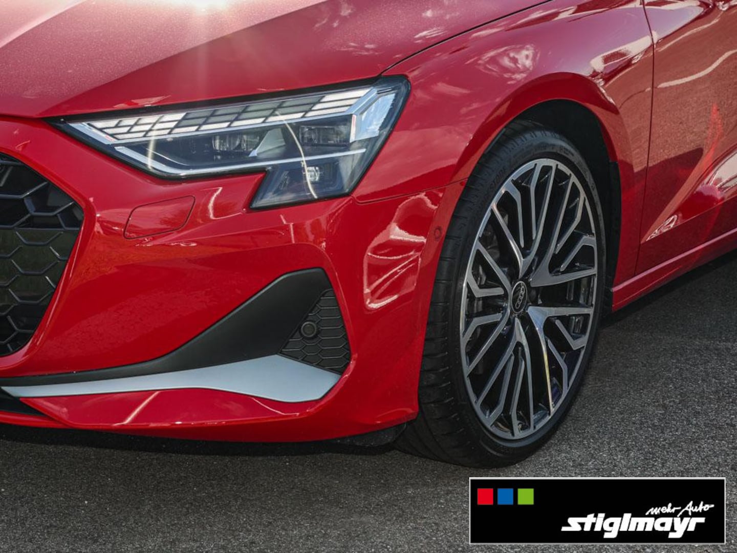Bild über Audi A3 Limousine TFSI quattro S tronic - für weitere Informationen kontaktieren Sie den Audi Partner