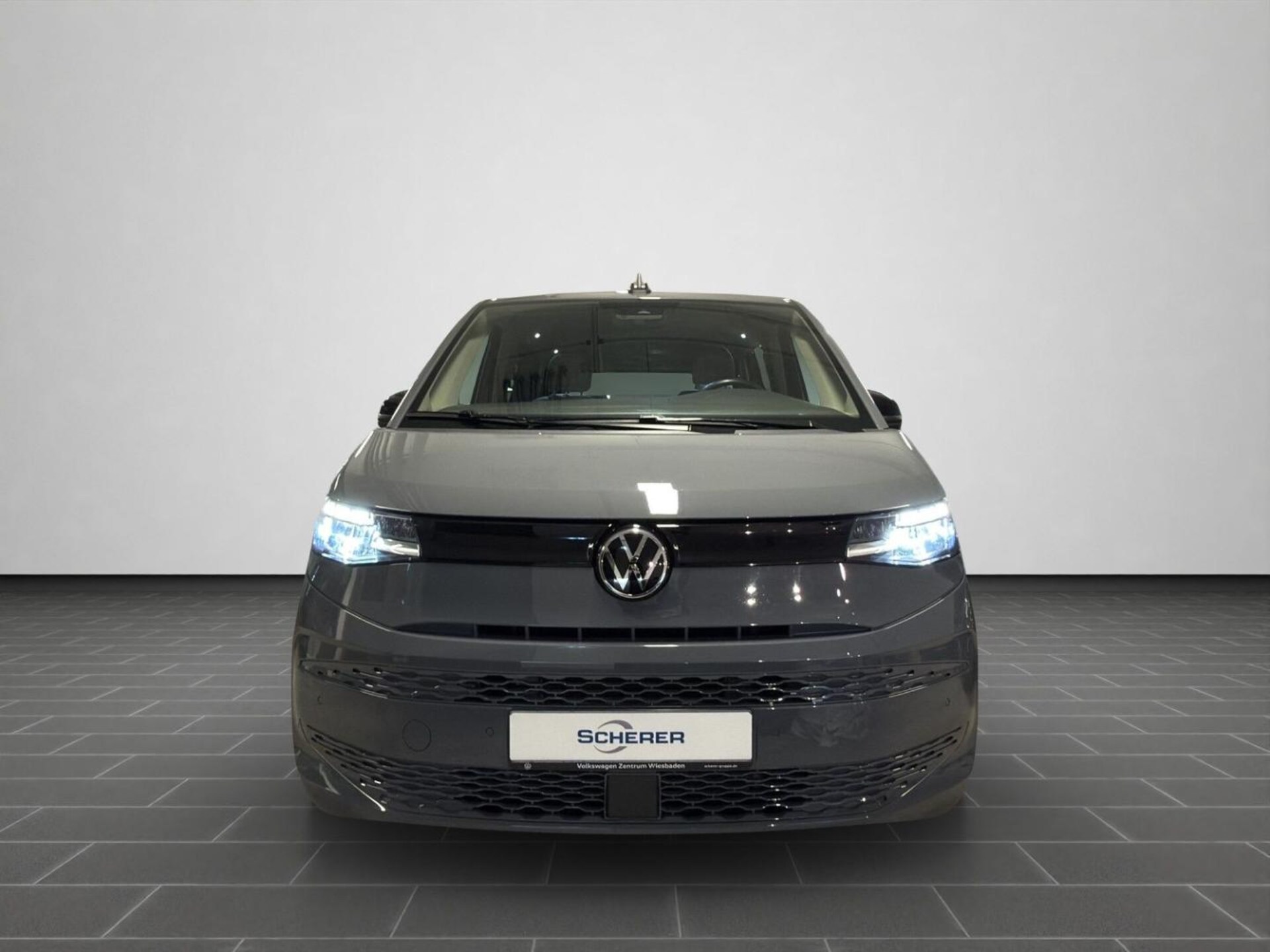 Volkswagen Multivan Langversion Basis-Modell