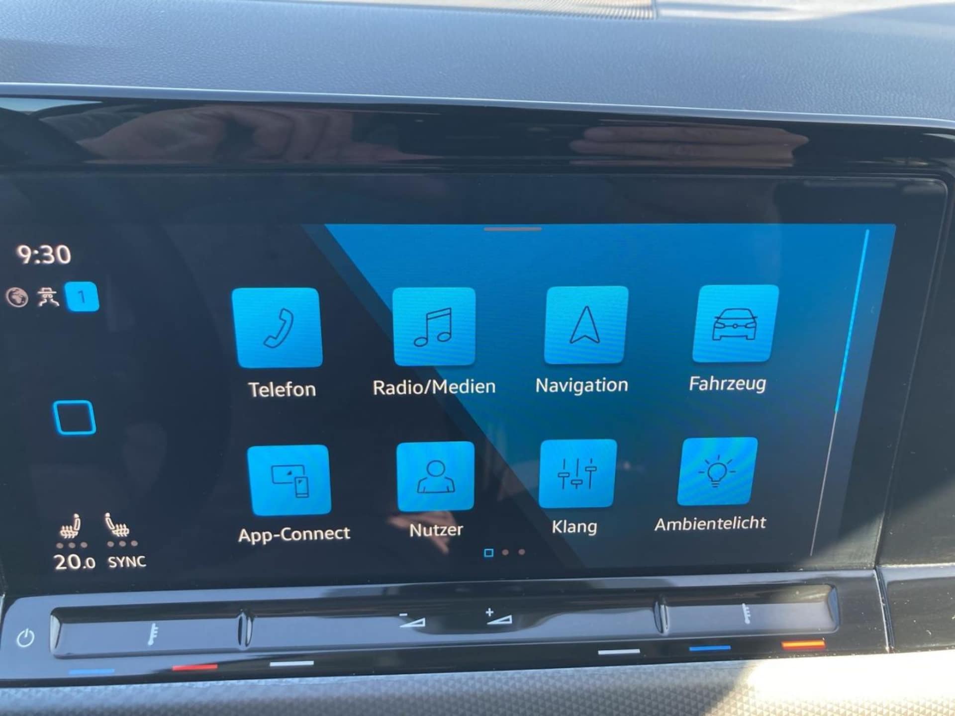 Volkswagen Golf Life