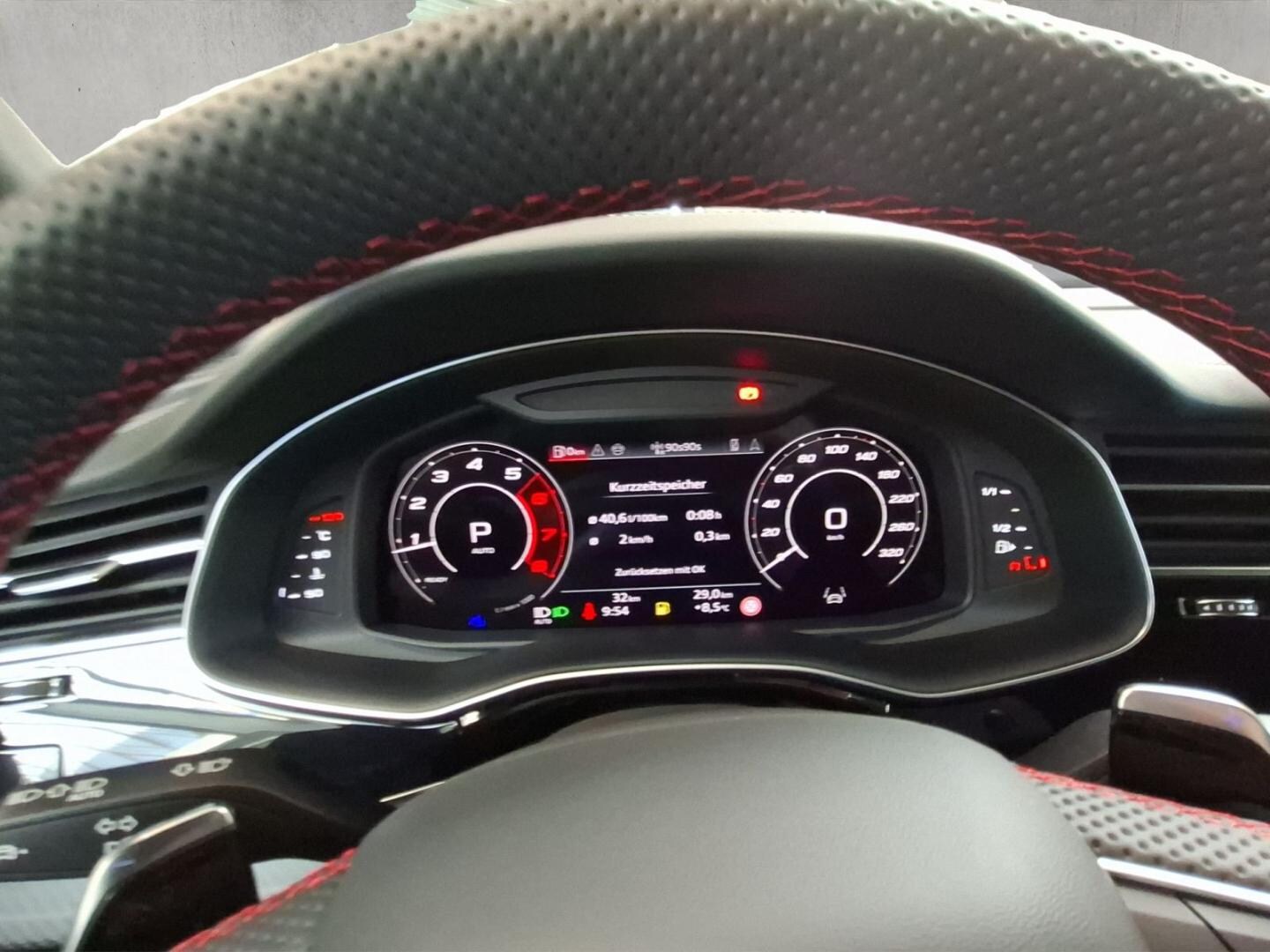 Bild über Audi RS Q8 SUV TFSI quattro 471 kW tiptronic - für weitere Informationen kontaktieren Sie den Audi Partner