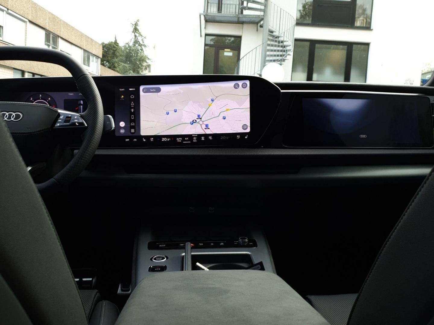 Bild über Audi Q7 SUV TDI quattro 220 kW tiptronic - für weitere Informationen kontaktieren Sie den Audi Partner