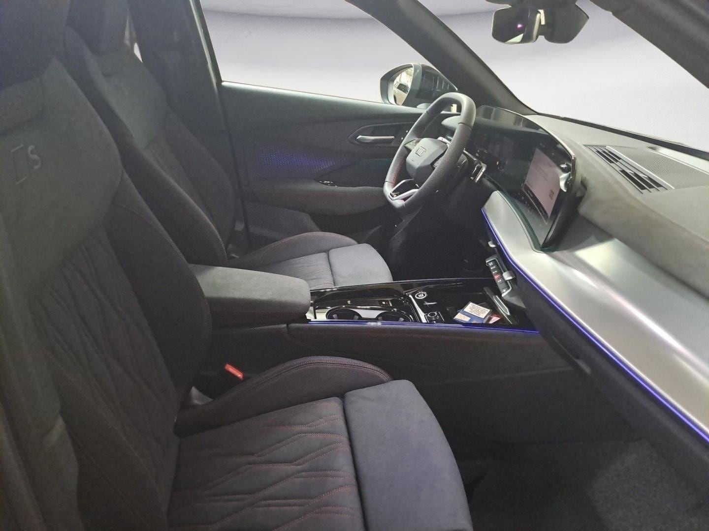 Bild über Audi Q3 SUV TFSI quattro 195 kW S tronic - für weitere Informationen kontaktieren Sie den Audi Partner