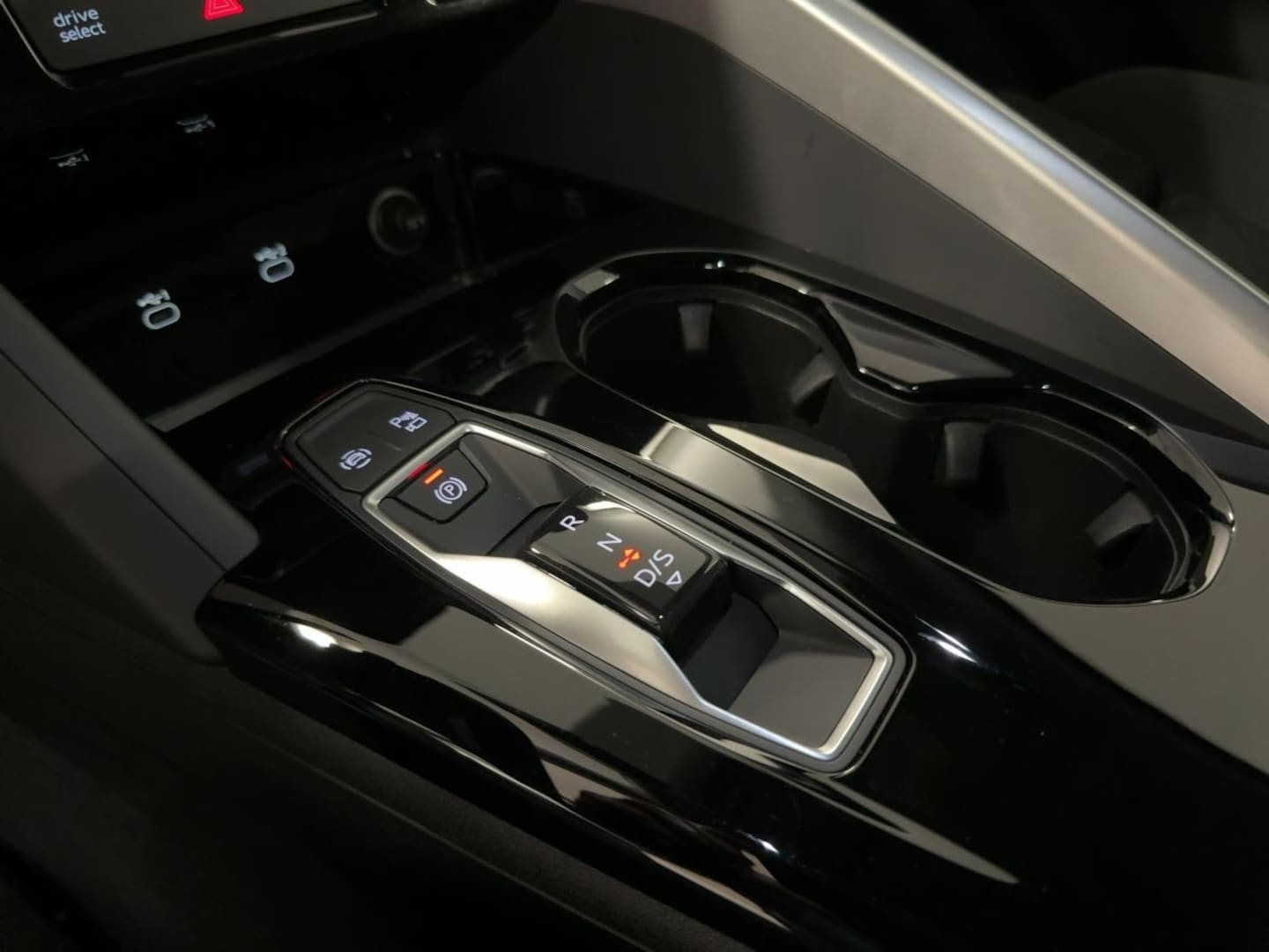 Bild über Audi Q5 SUV TFSI 150 kW S tronic - für weitere Informationen kontaktieren Sie den Audi Partner