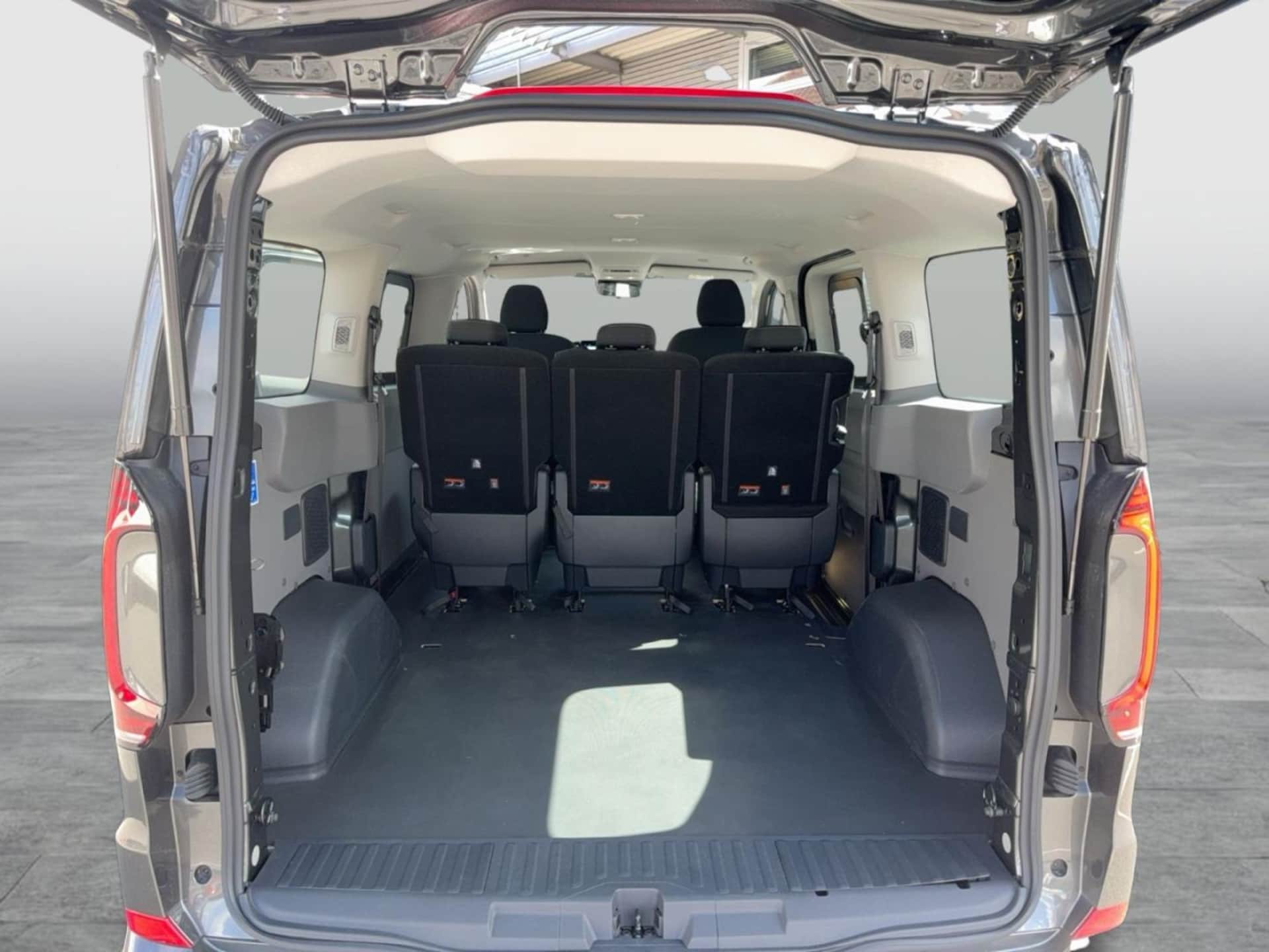 Volkswagen Transporter Kombi kurzer Radstand