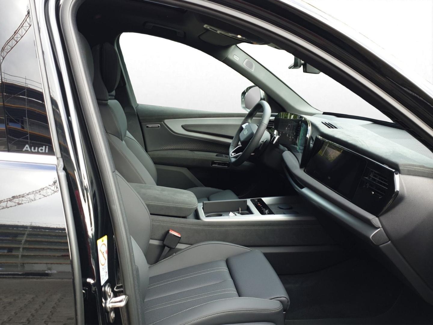 Bild über Audi Q7 SUV TDI quattro 220 kW tiptronic - für weitere Informationen kontaktieren Sie den Audi Partner