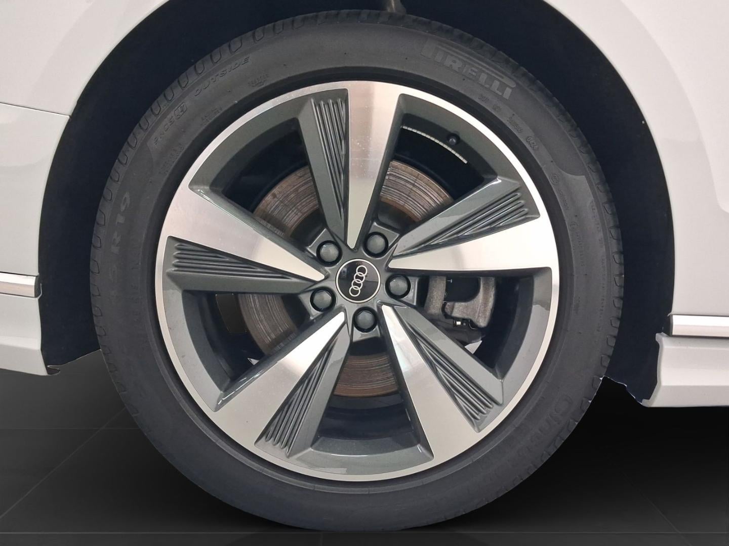 Bild über Audi A8 TFSI e 60 TFSI e quattro tiptronic - für weitere Informationen kontaktieren Sie den Audi Partner