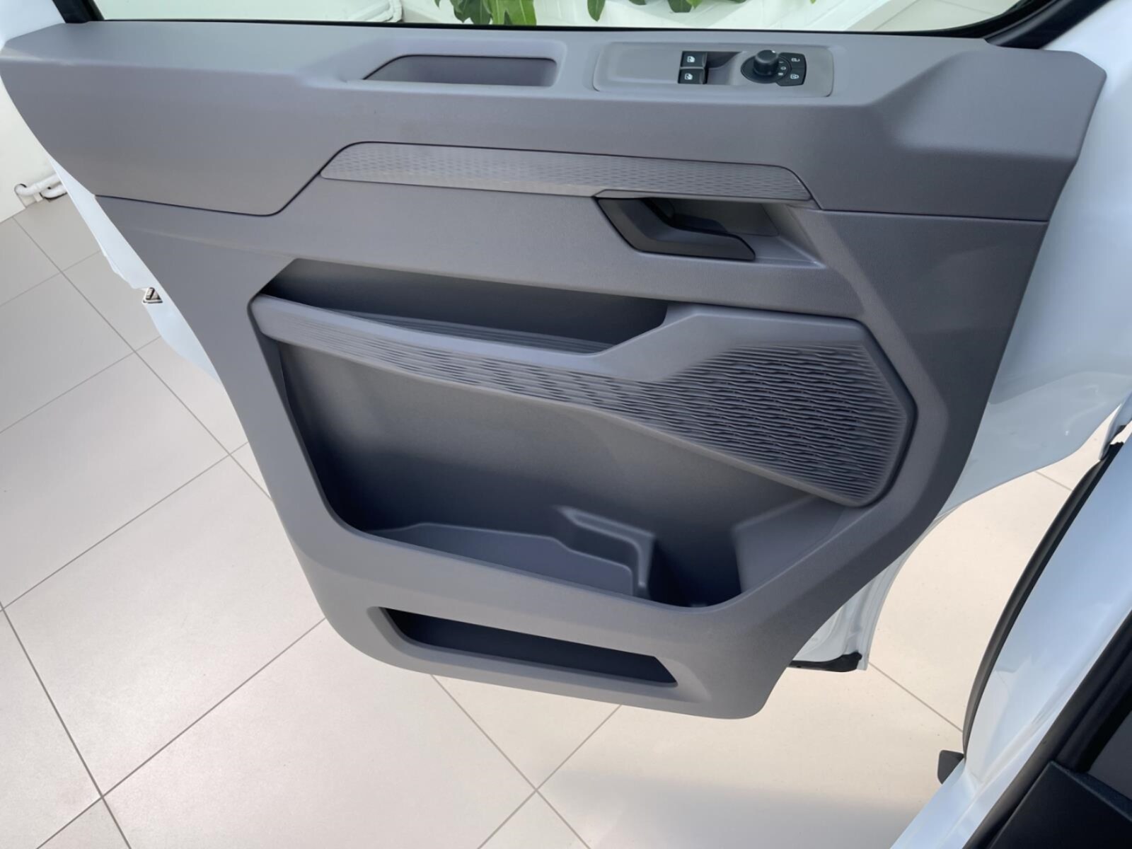 Volkswagen Transporter Kasten langer Radstand – Bild 14