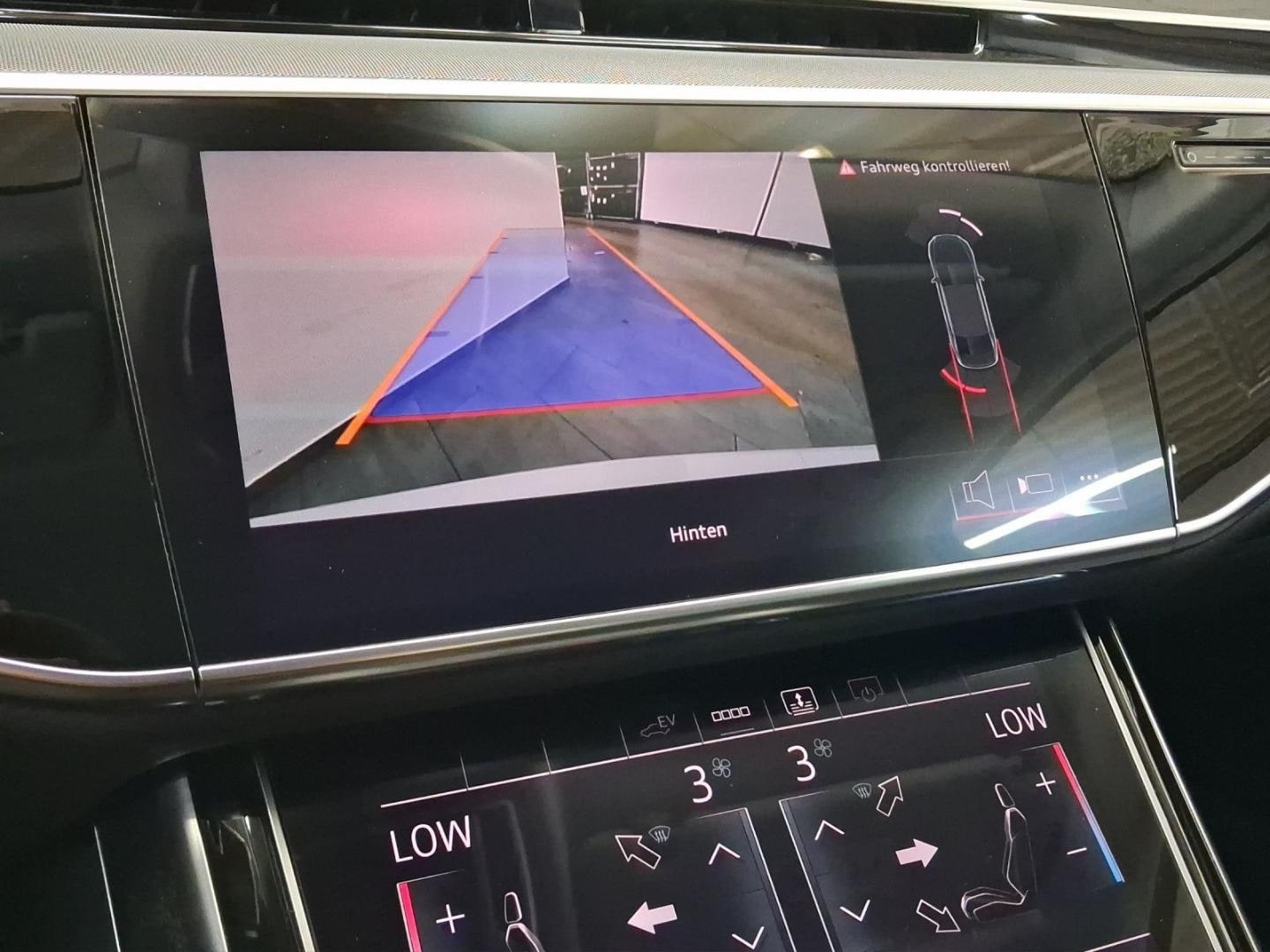 Bild über Audi A8 TFSI e 60 TFSI e quattro tiptronic - für weitere Informationen kontaktieren Sie den Audi Partner