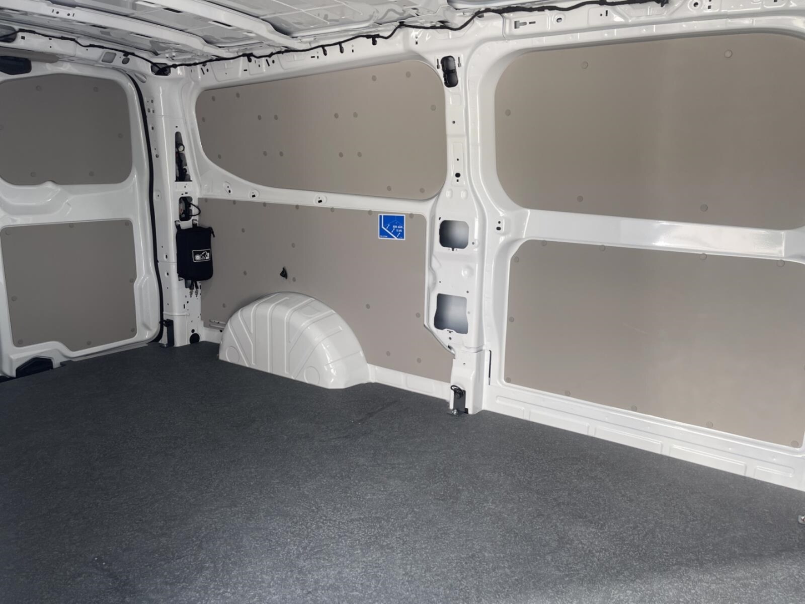 Volkswagen Transporter Kasten langer Radstand – Bild 15