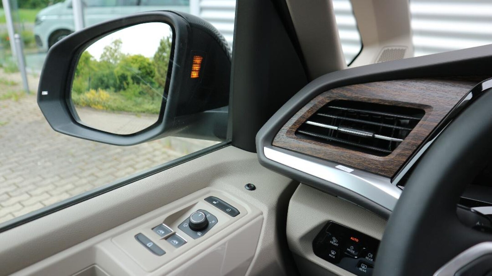 Volkswagen Multivan Langversion – Bild 11