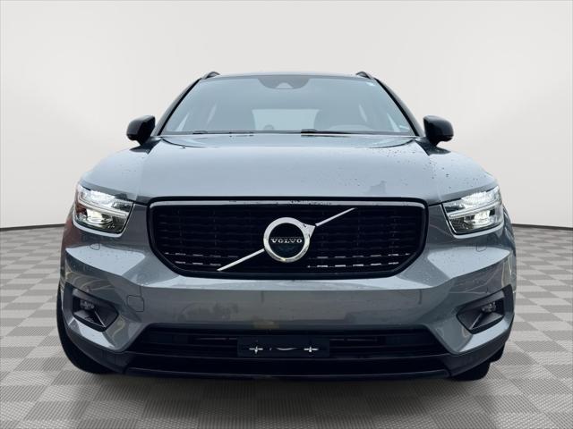 Used 2022 Volvo XC40 R-Design with VIN YV4162UM1N2658138 for sale in Kansas City