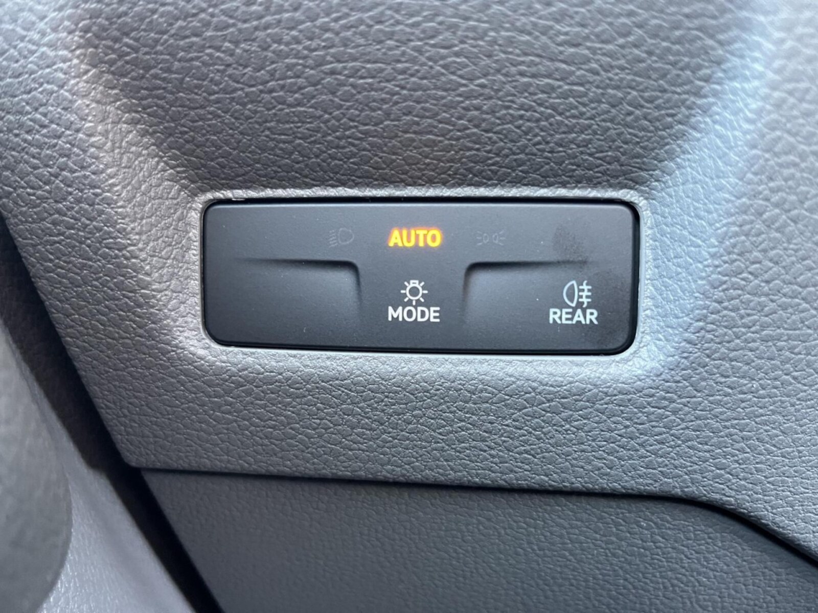 Volkswagen Crafter Kasten mittlerer Radstand – Bild 16