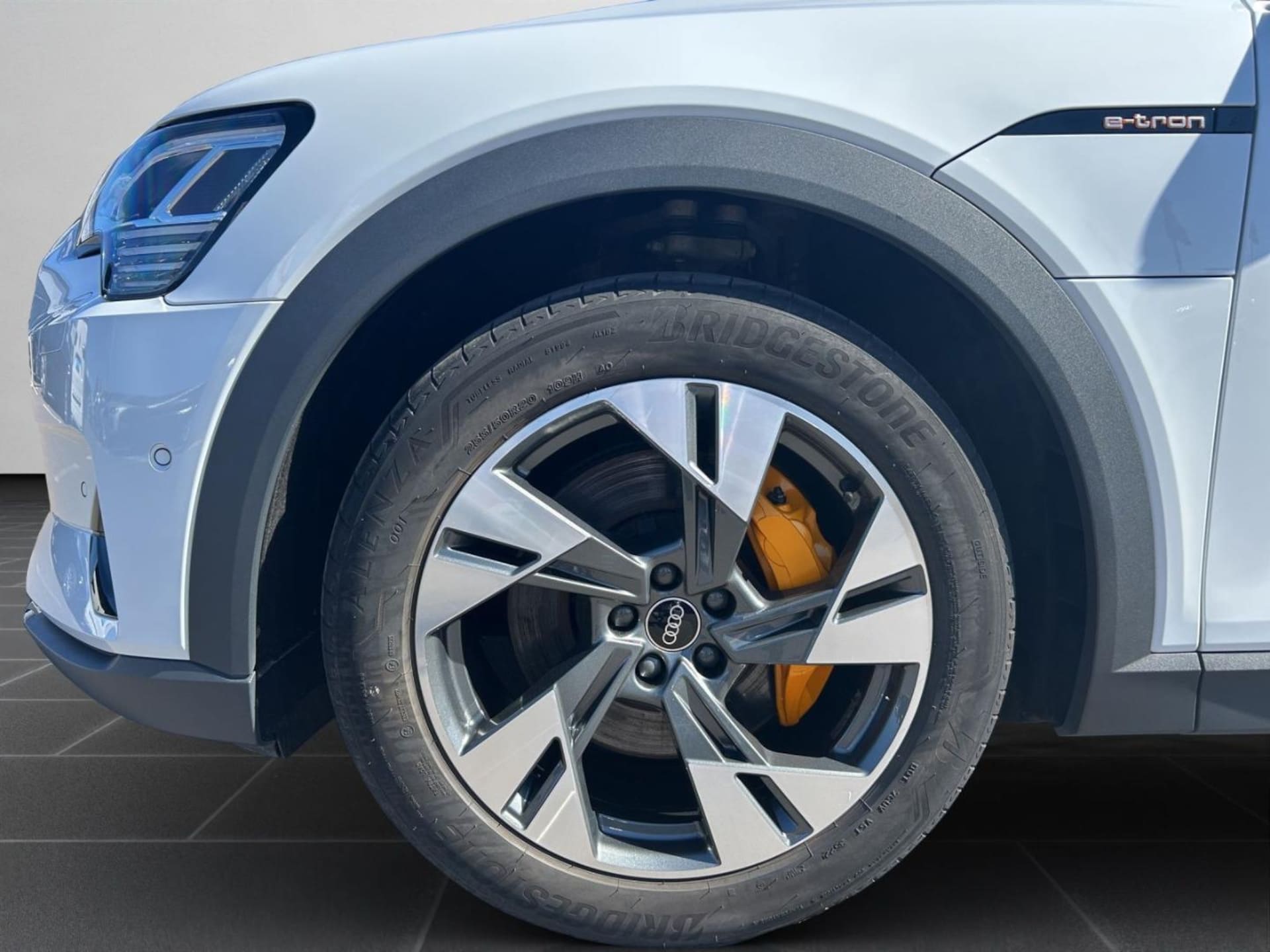 Audi e-tron