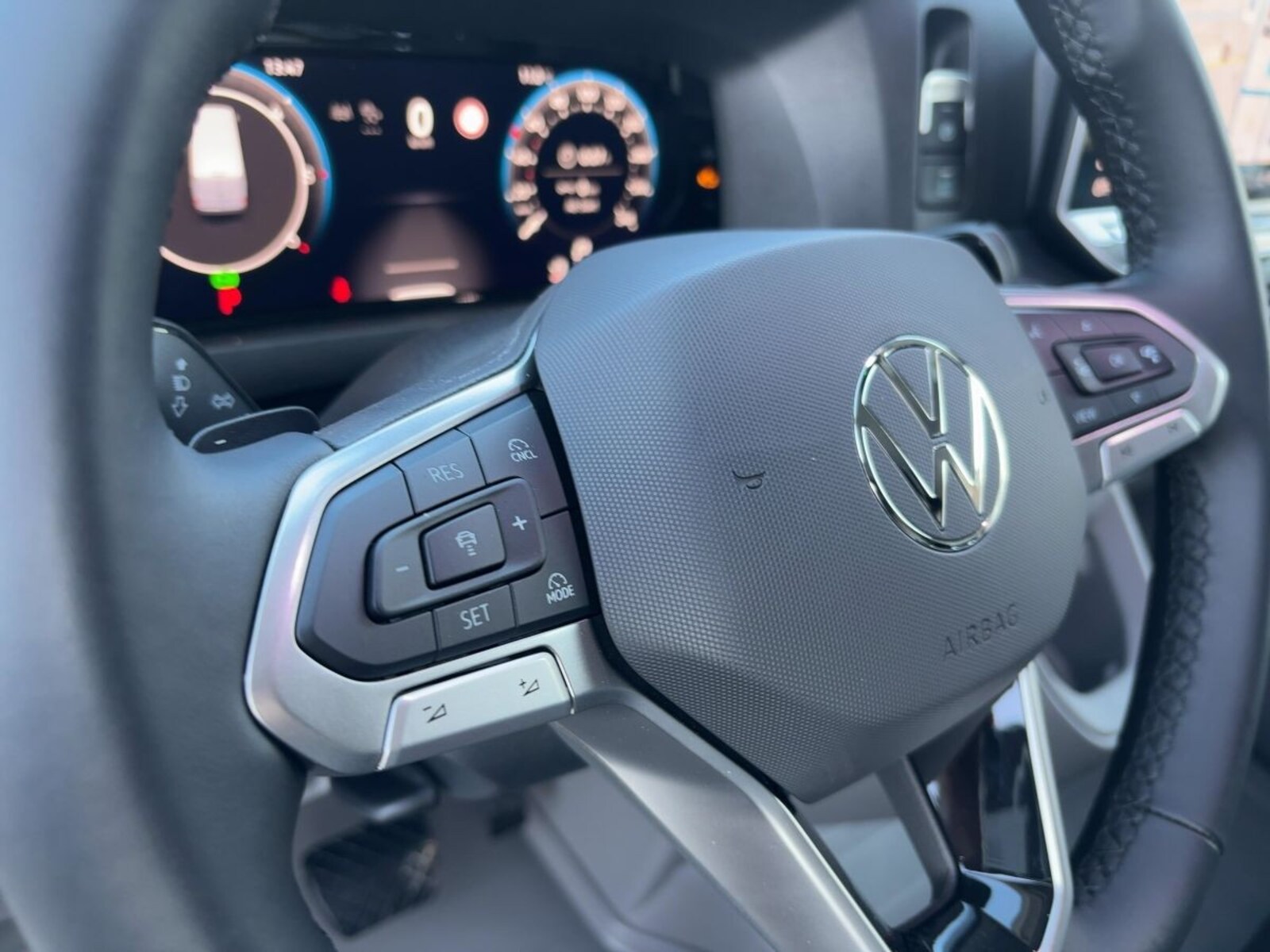 Volkswagen Crafter Kasten mittlerer Radstand – Bild 12