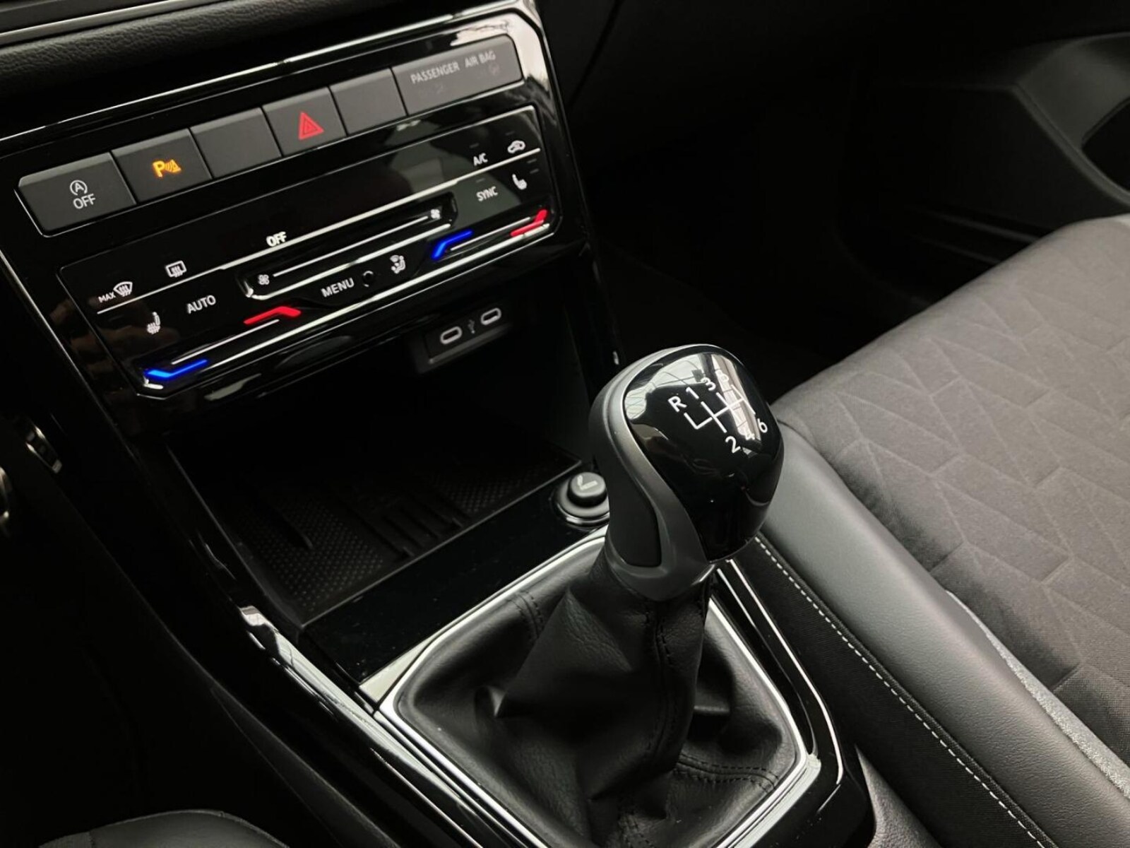 Volkswagen T-Cross – Bild 11