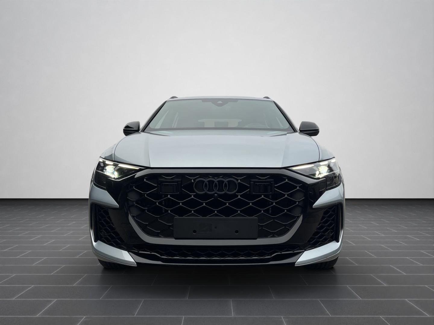 Bild über Audi RS Q8 SUV TFSI quattro 471 kW tiptronic - für weitere Informationen kontaktieren Sie den Audi Partner