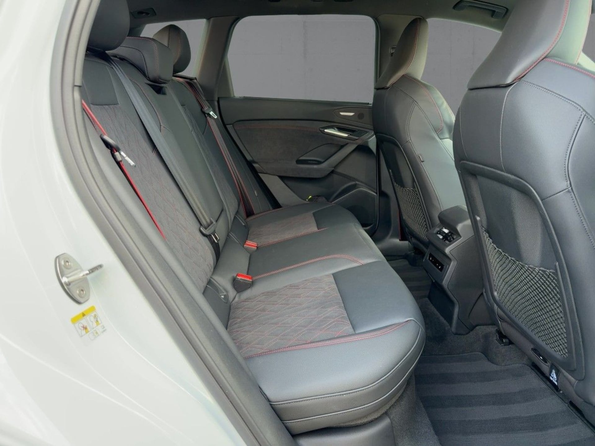 Audi SQ6 SUV e-tron