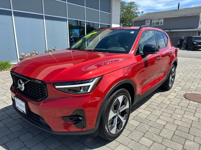 2025 Volvo XC40