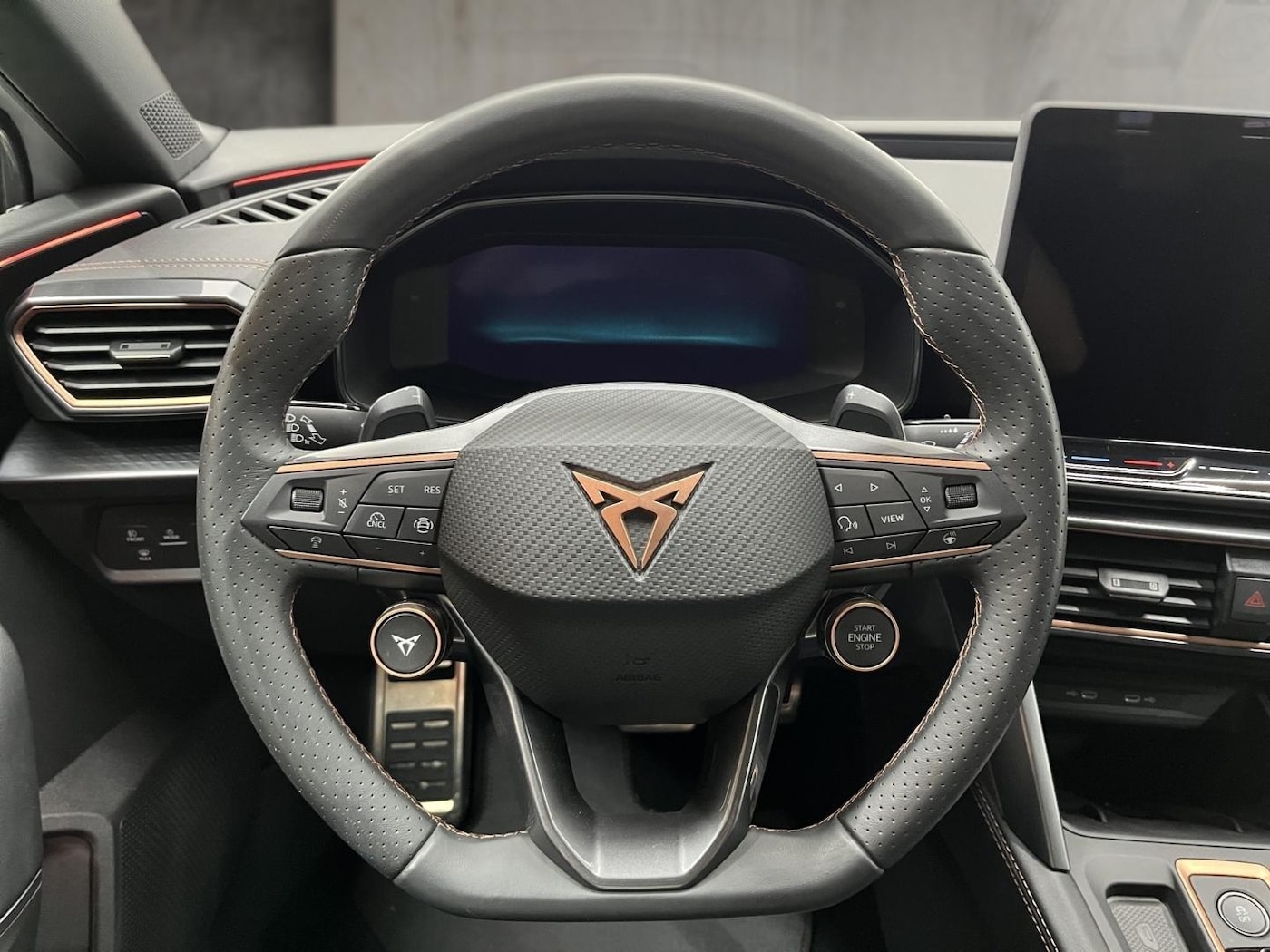 CUPRA Leon León 1.5 eTSI DSG 110 kW (150 CV) — photo 9