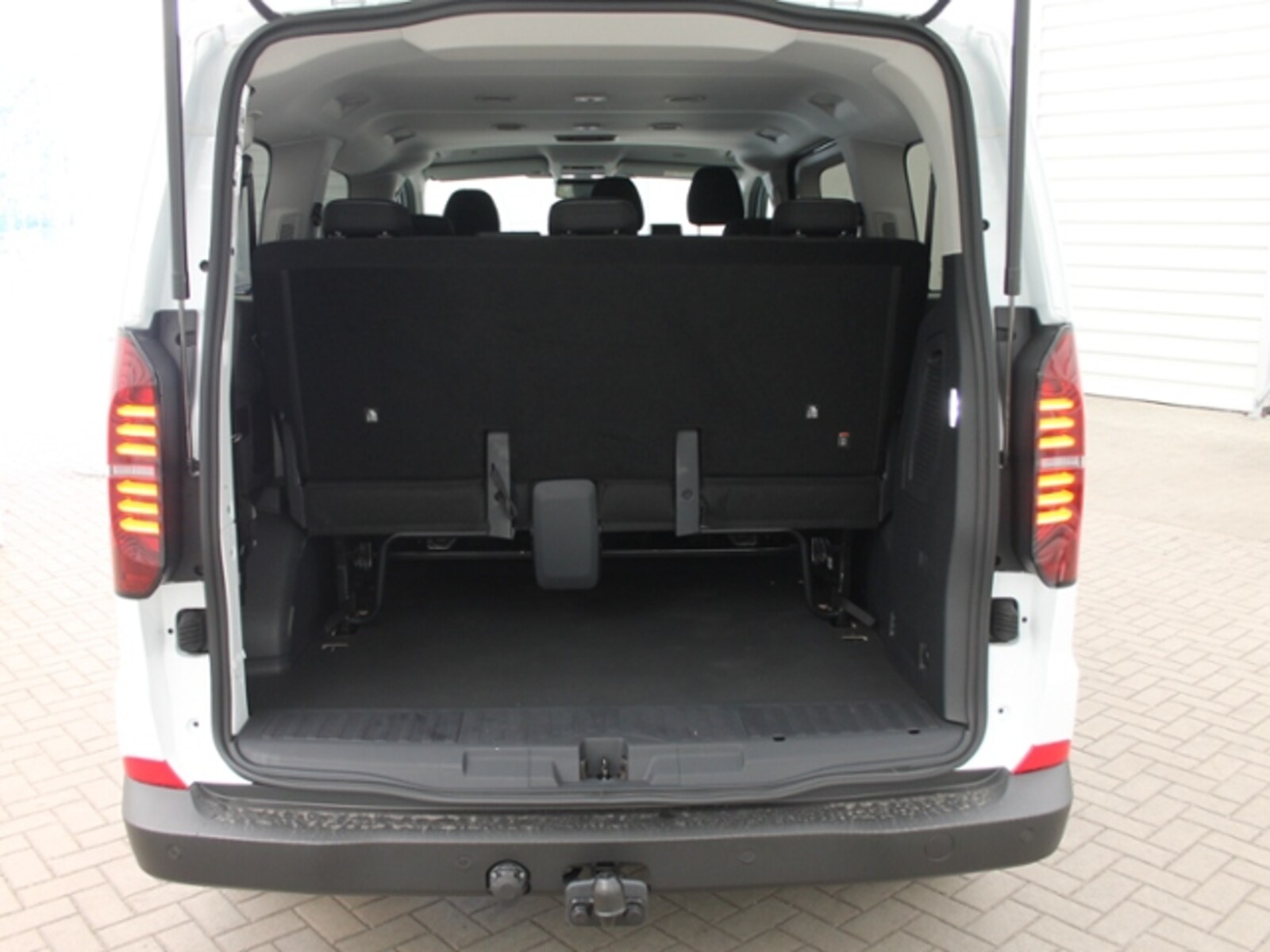 Volkswagen Transporter Kombi kurzer Radstand – Bild 10