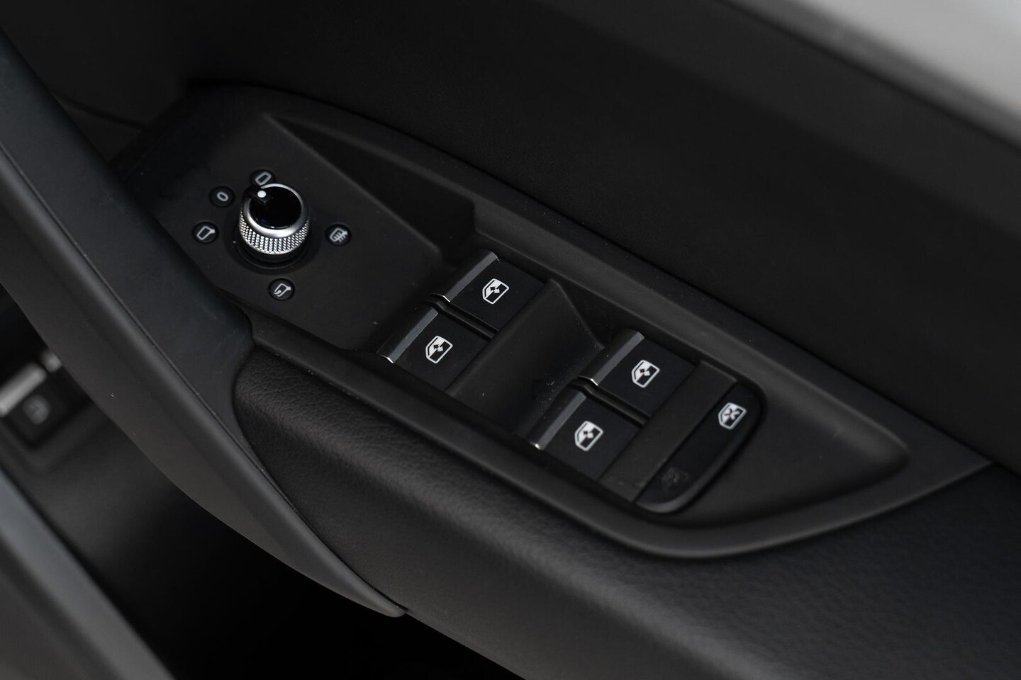 Image about Audi Q5 TFSI e S line 55 TFSI e quattro S tronic