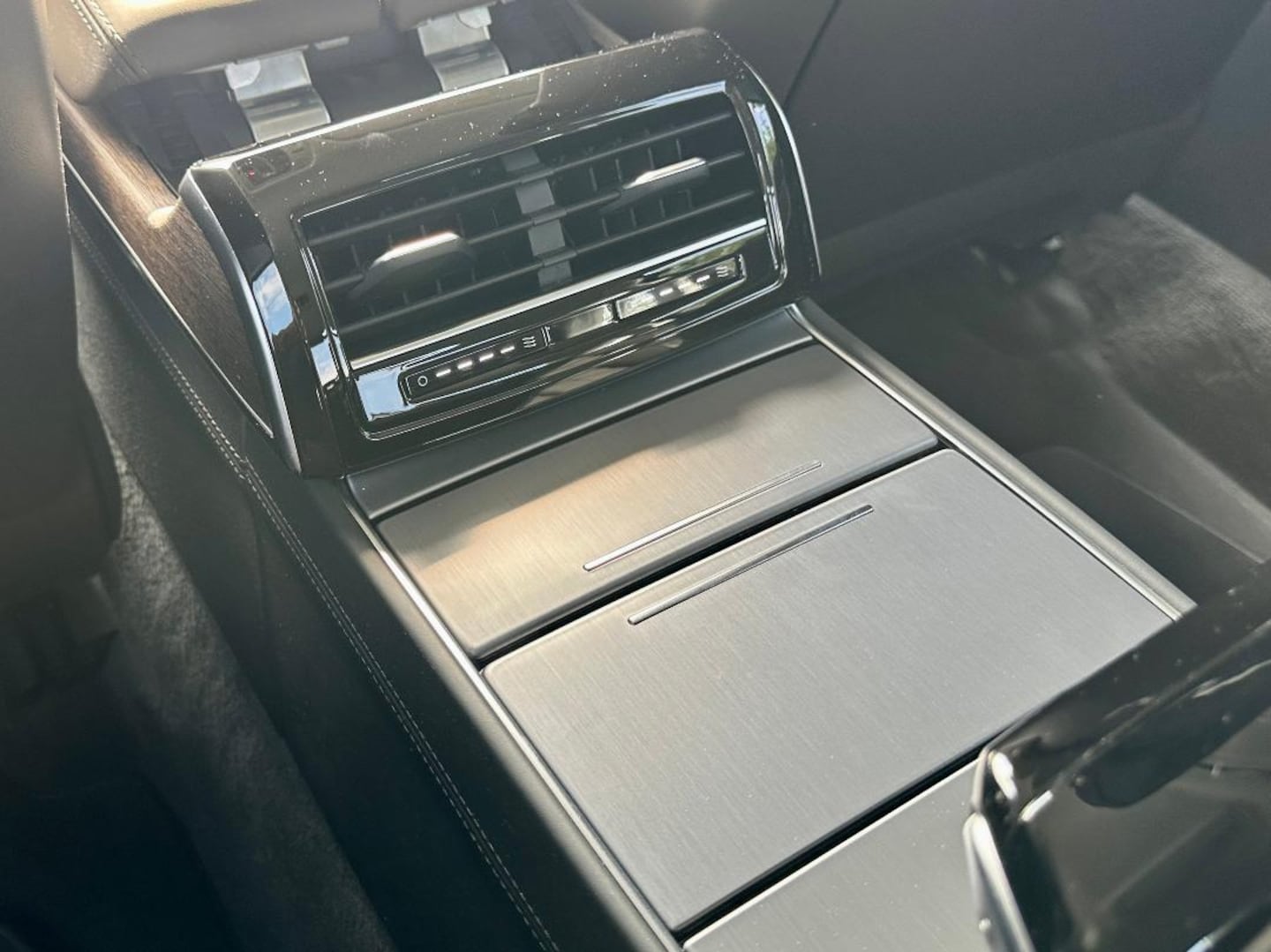 Bild über Audi A8 L 55 TFSI quattro tiptronic - für weitere Informationen kontaktieren Sie den Audi Partner