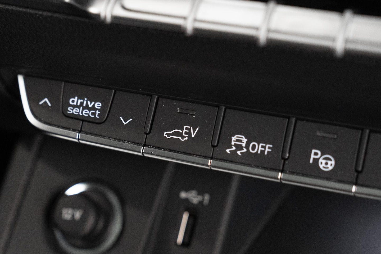 Image about Audi Q5 TFSI e S line 55 TFSI e quattro S tronic