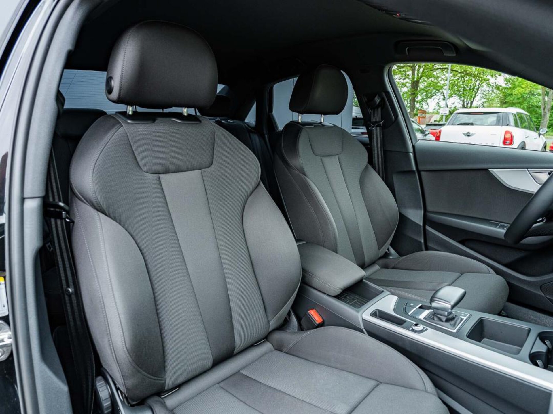 Audi A4 Limousine S line