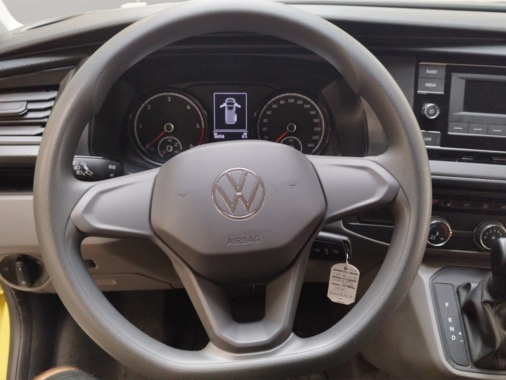 Volkswagen T6.1 Transporter Kombi langer Radstand