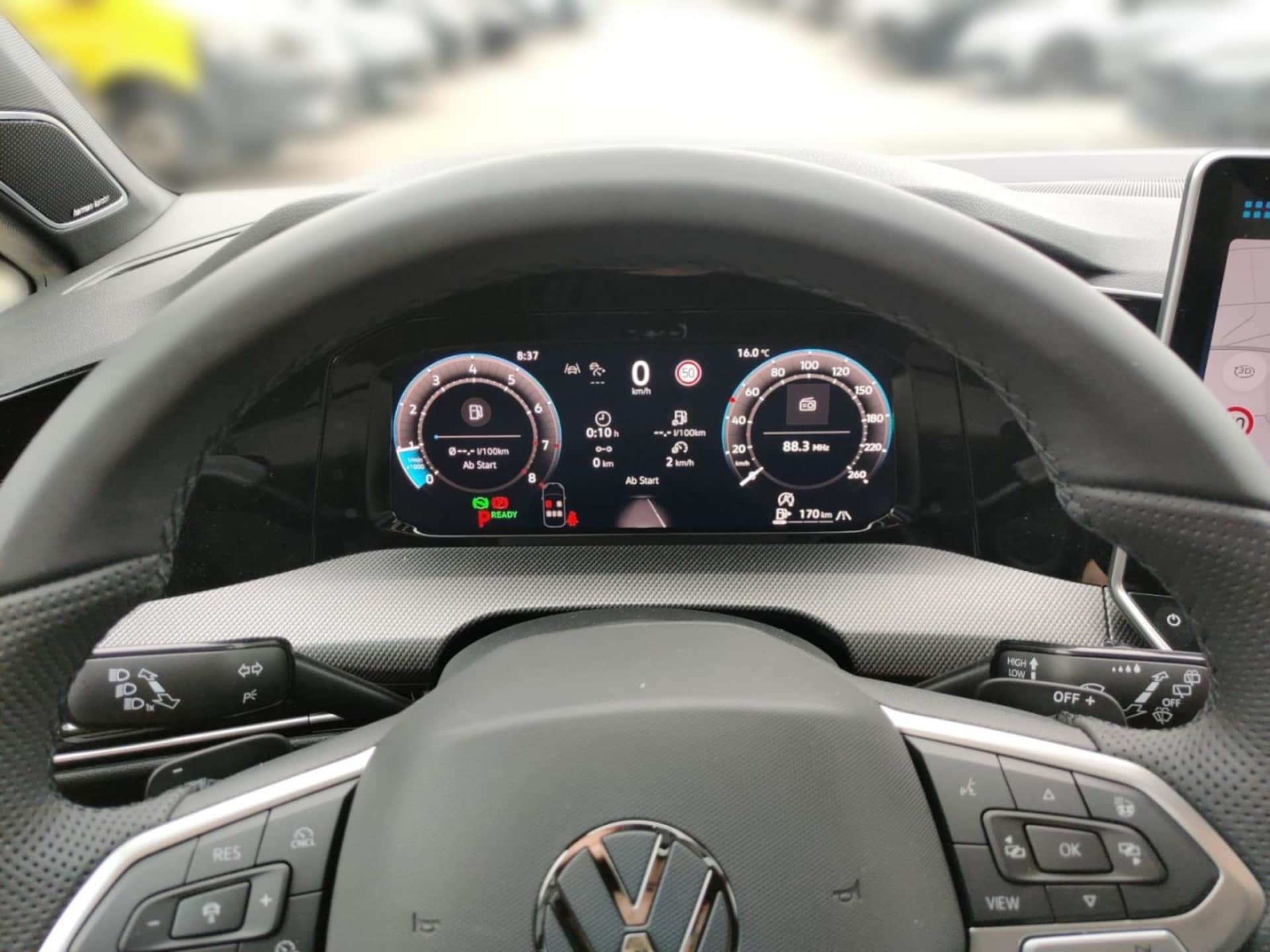 Volkswagen Golf R-Line