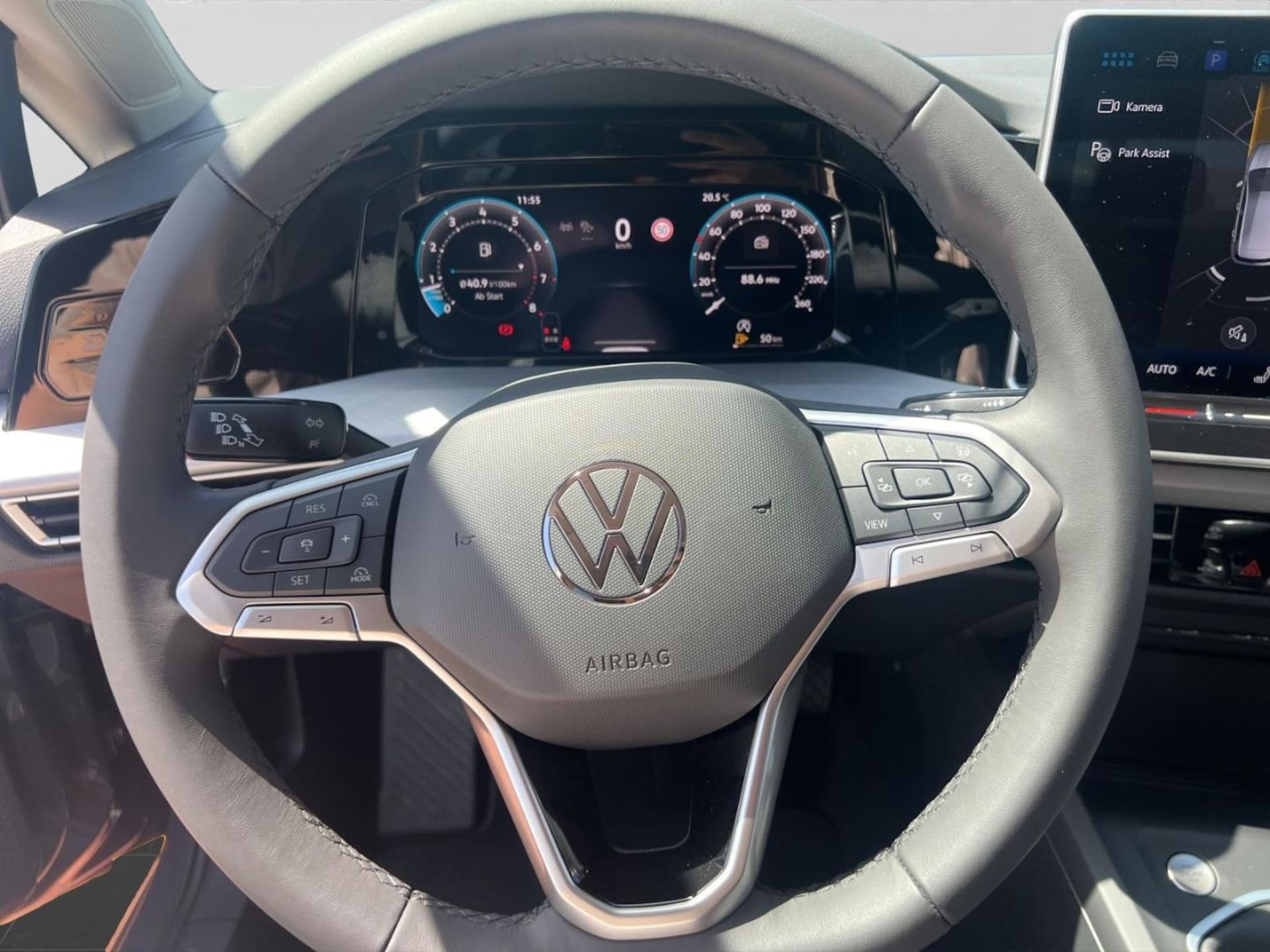 Volkswagen Golf Life