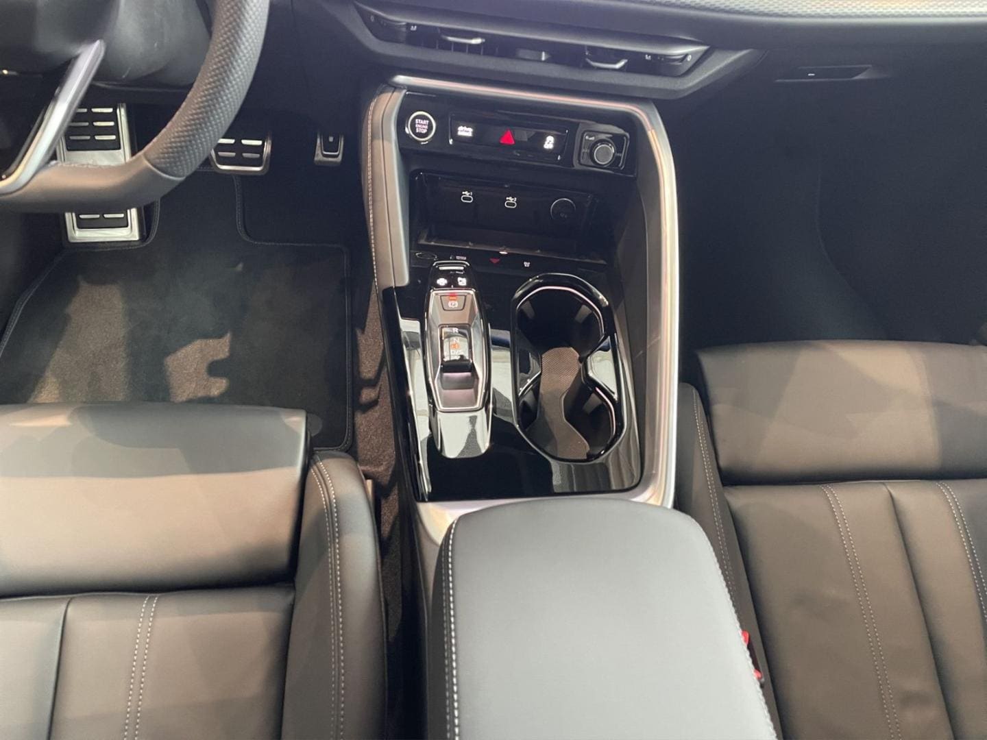 Bild über Audi Q5 SUV TDI quattro 150 kW S tronic - für weitere Informationen kontaktieren Sie den Audi Partner