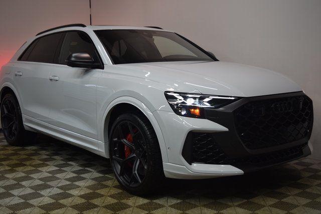 2026 Audi RS Q8 SUV performance