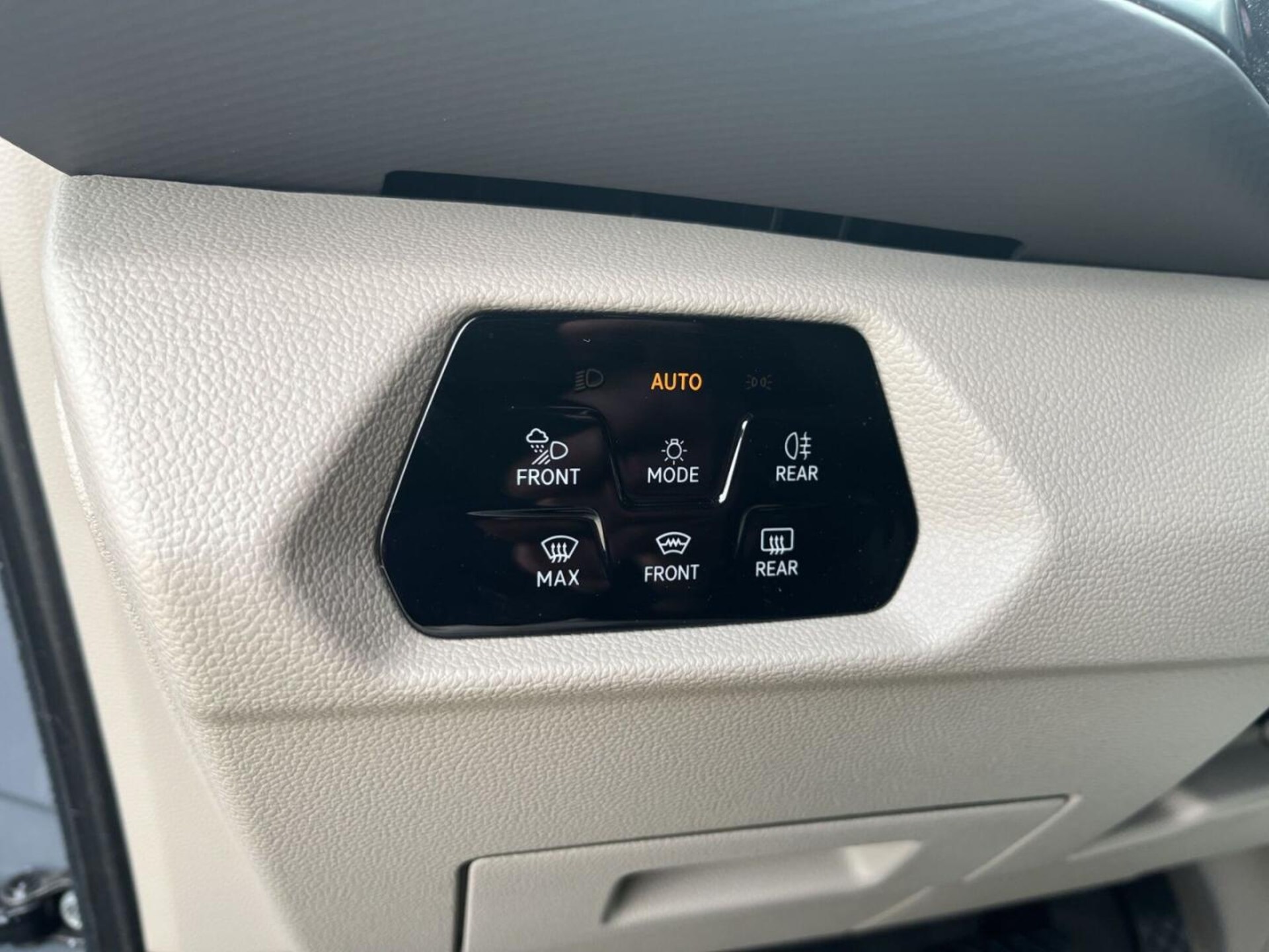 Volkswagen Multivan Basis-Modell