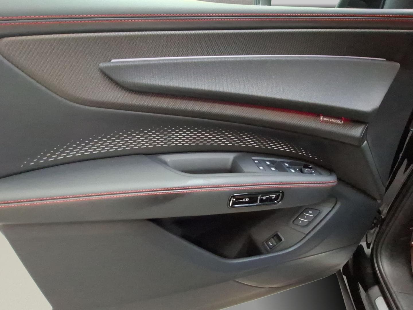 Bild über Audi Q7 SUV TDI quattro 220 kW tiptronic - für weitere Informationen kontaktieren Sie den Audi Partner