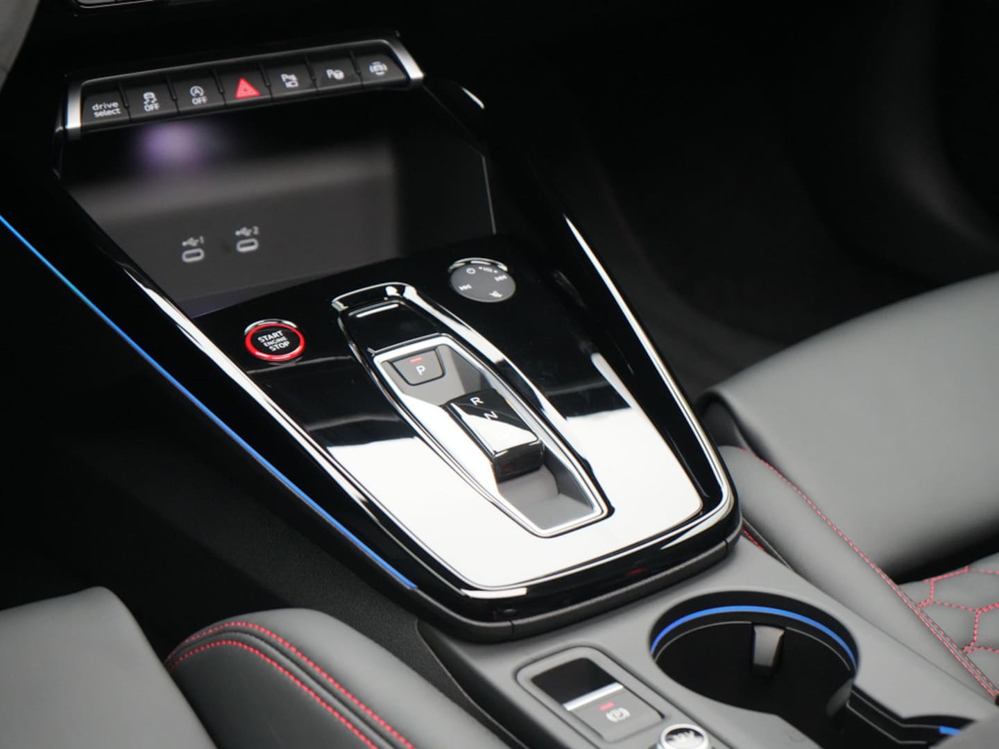 Bild über Audi RS 3 Sportback TFSI quattro S tronic - für weitere Informationen kontaktieren Sie den Audi Partner