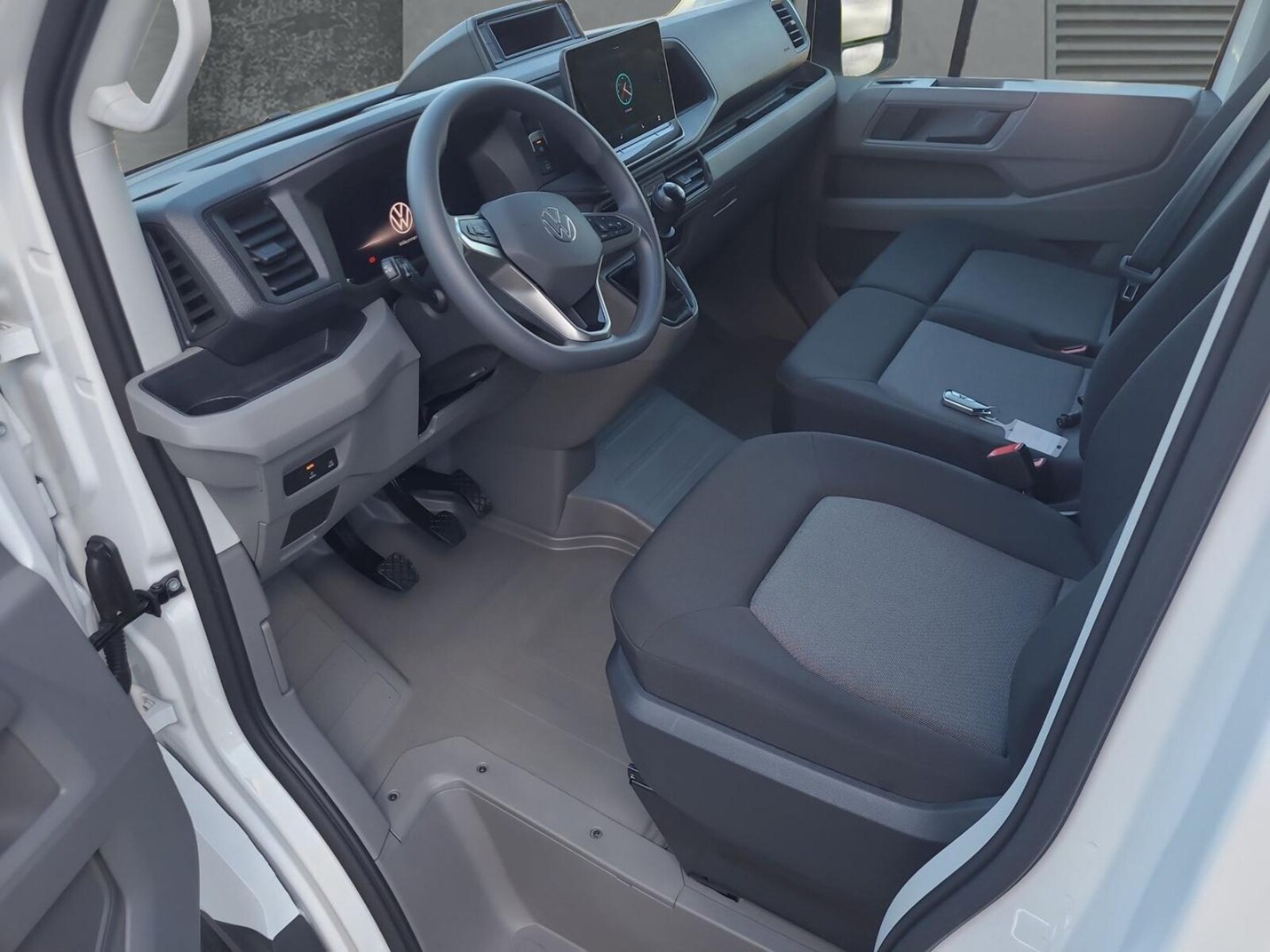 Volkswagen Crafter Kasten mittlerer Radstand – Bild 7