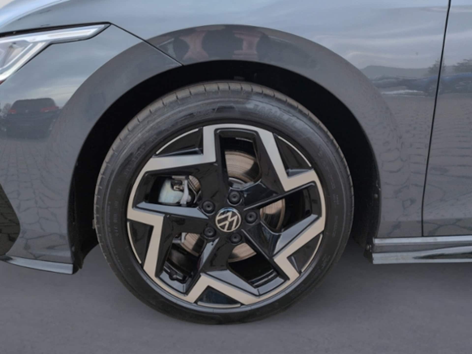 Volkswagen Golf Variant R-Line