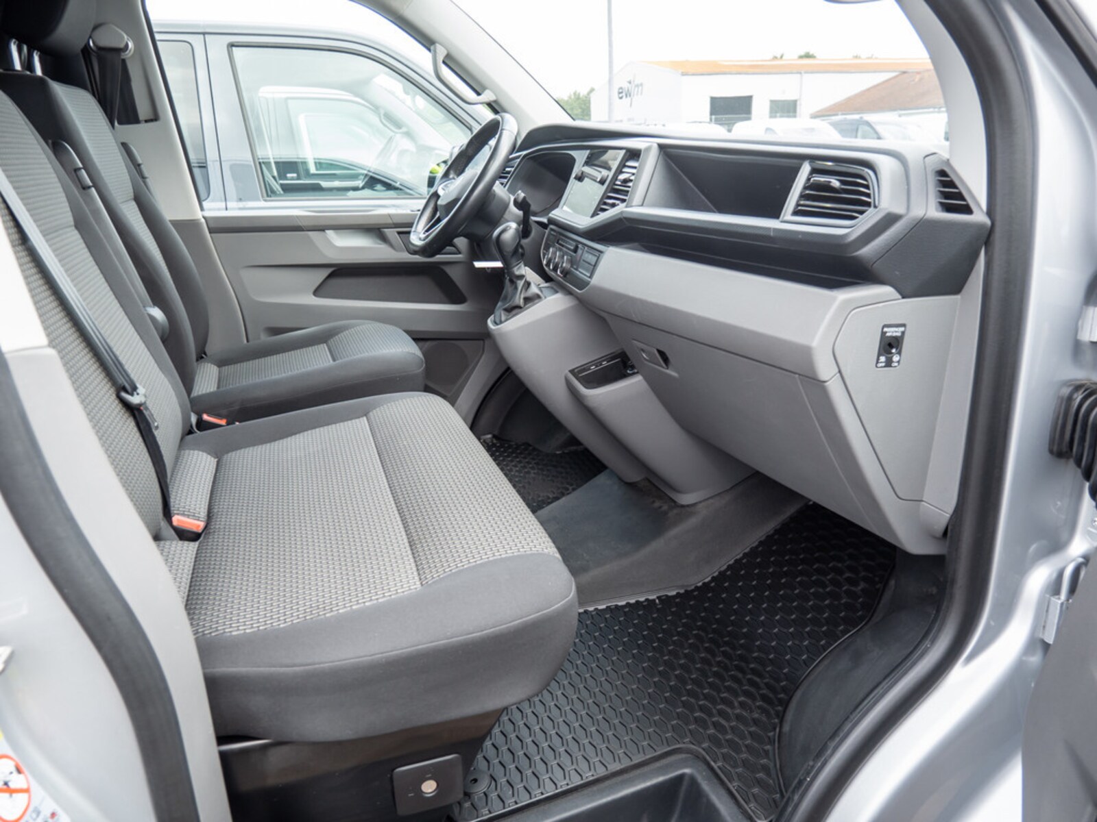 Volkswagen T6.1 Transporter Kasten kurzer Radstand – Bild 2