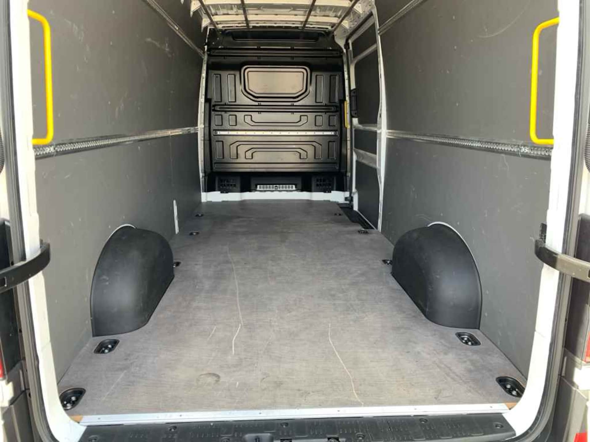 Volkswagen Crafter Kasten langer Radstand