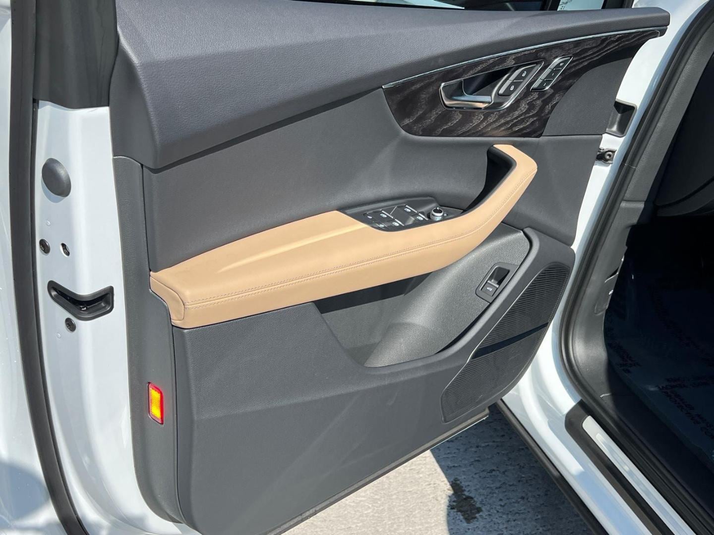 2025 Audi Q7 Premium Plus - Photo 10