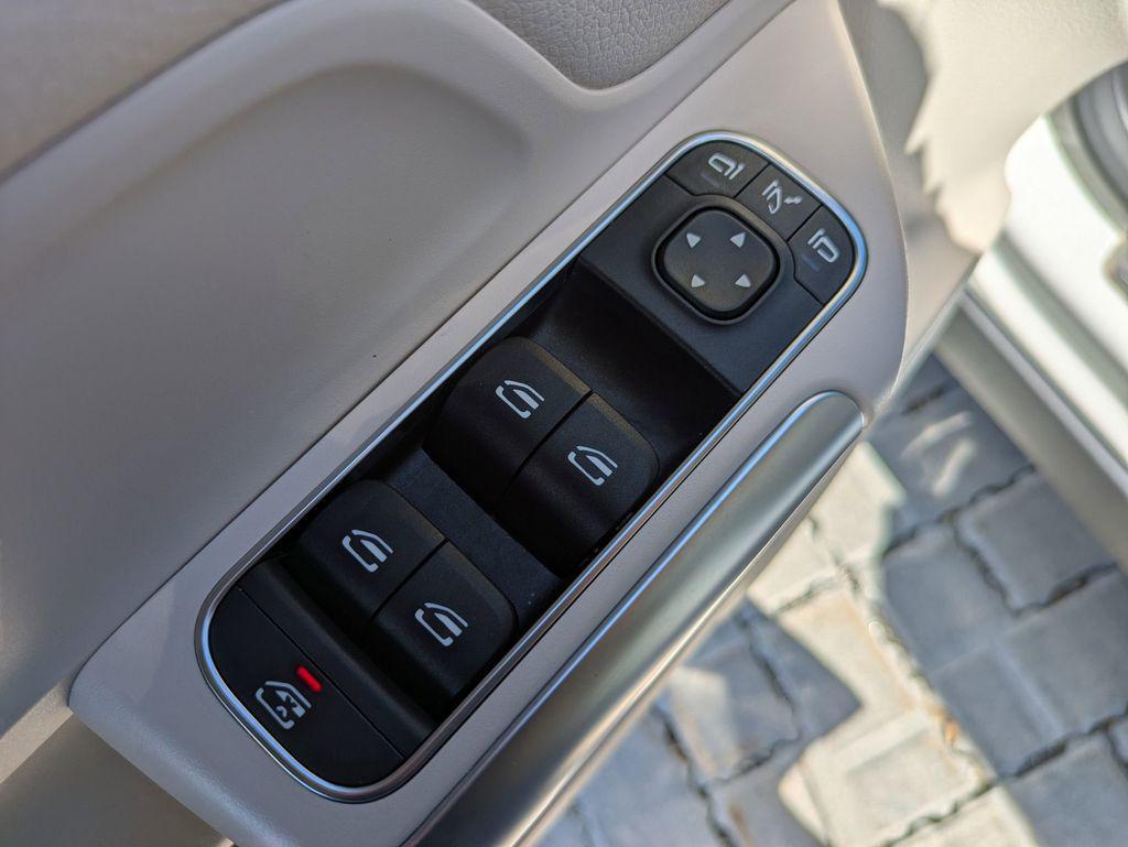2025 Mercedes-Benz GLA GLA250 - Photo 12