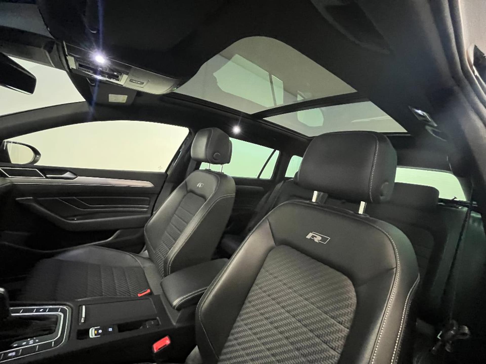 Volkswagen Passat Variant R-Line