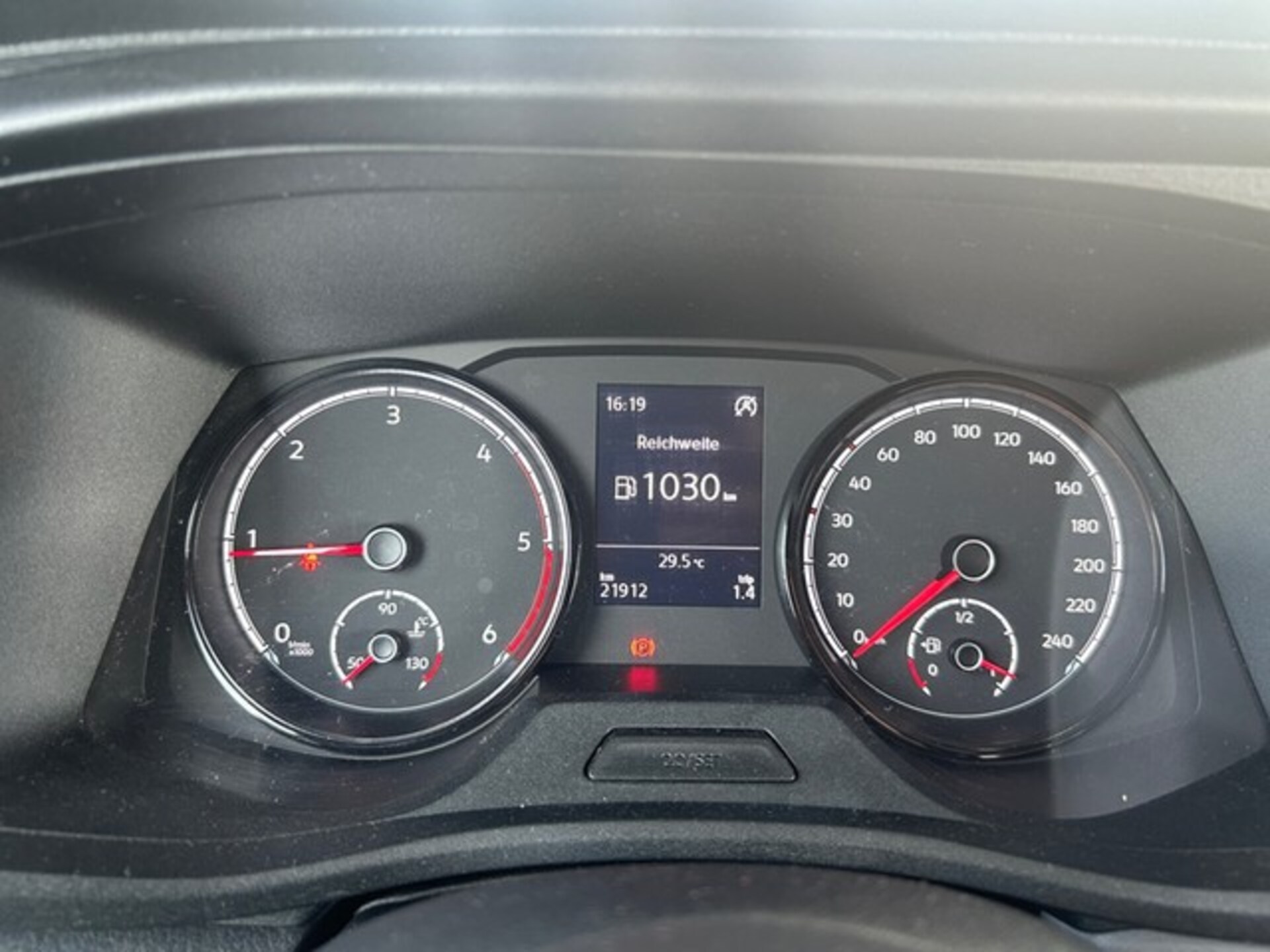 Volkswagen T6.1 Transporter Kasten langer Radstand