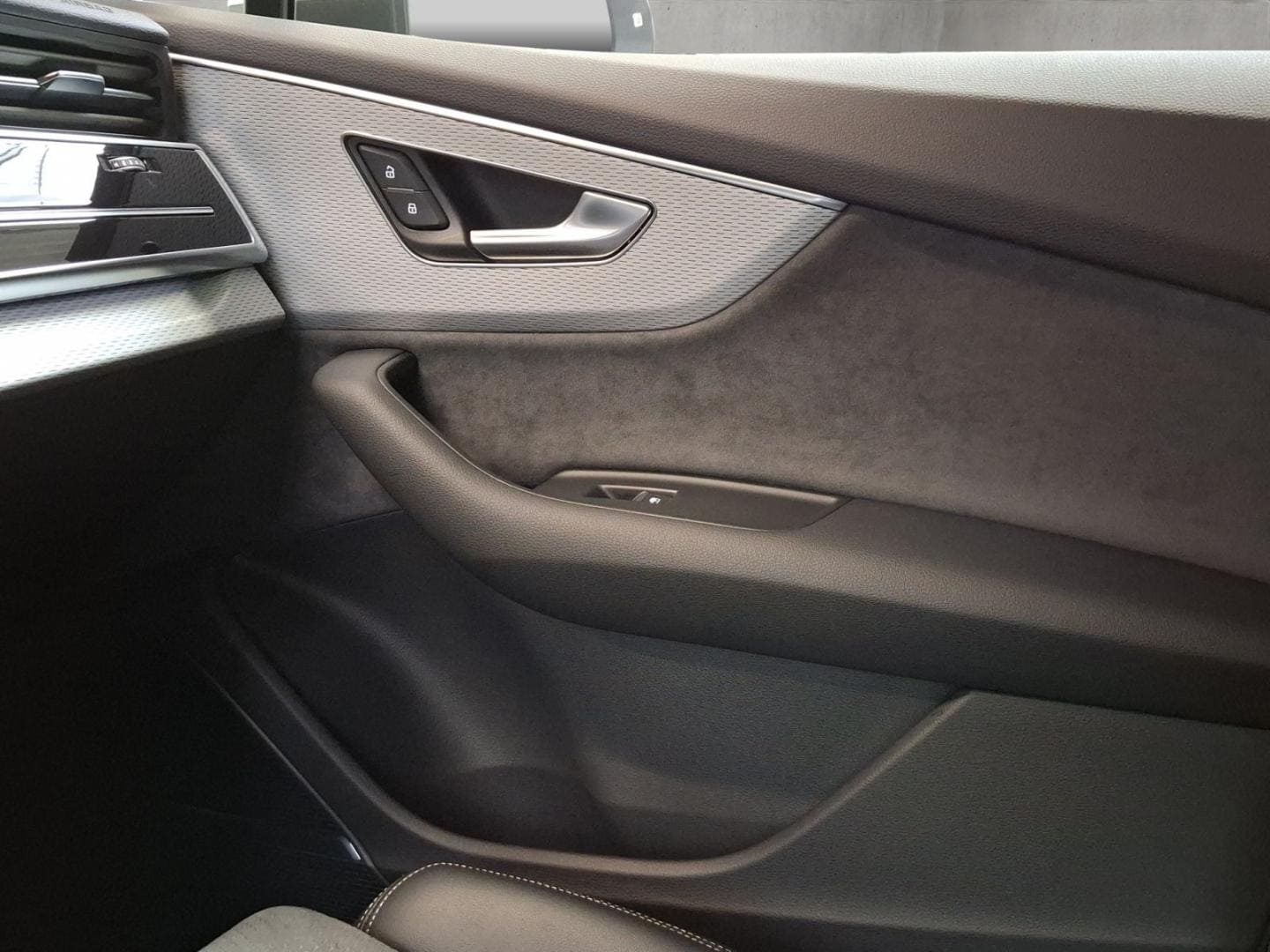 Bild über Audi Q7 SUV S line 50 TDI quattro tiptronic - für weitere Informationen kontaktieren Sie den Audi Partner