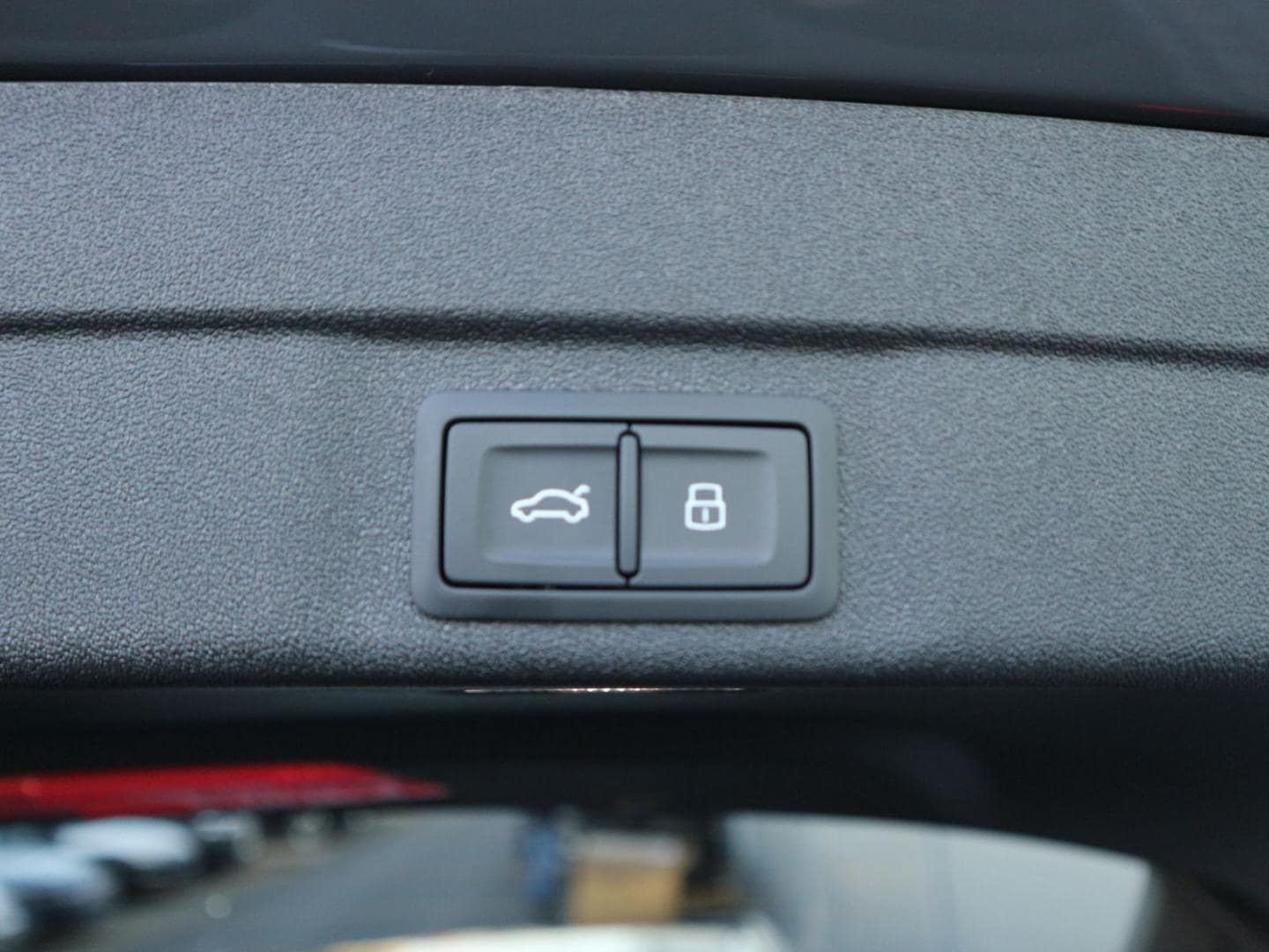 Bild über Audi A5 Avant TDI quattro 150 kW S tronic - für weitere Informationen kontaktieren Sie den Audi Partner
