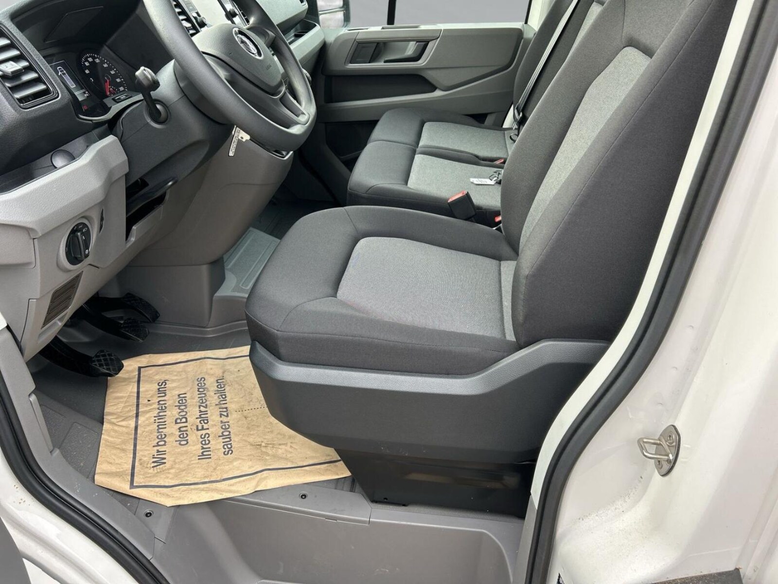 Volkswagen Crafter Kasten mittlerer Radstand – Bild 10