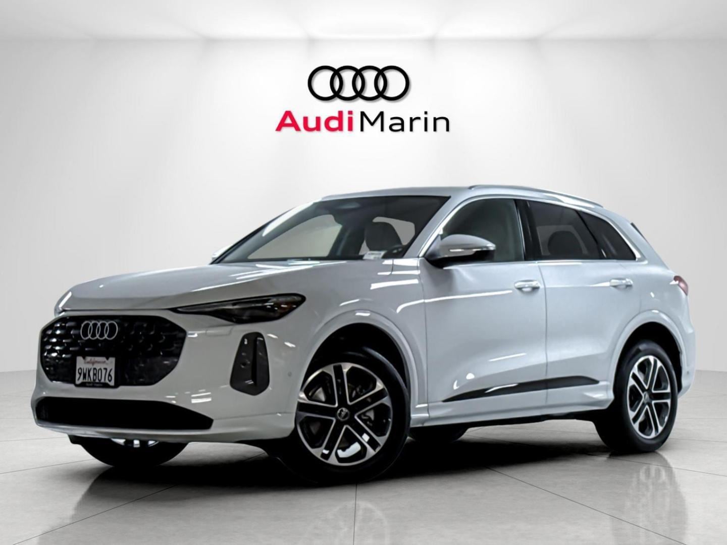 2025 Audi Q5 40 Premium Plus's photo
