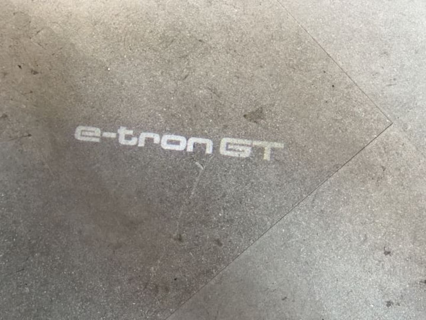 Bild über Audi RS e-tron GT e-tron quattro - für weitere Informationen kontaktieren Sie den Audi Partner