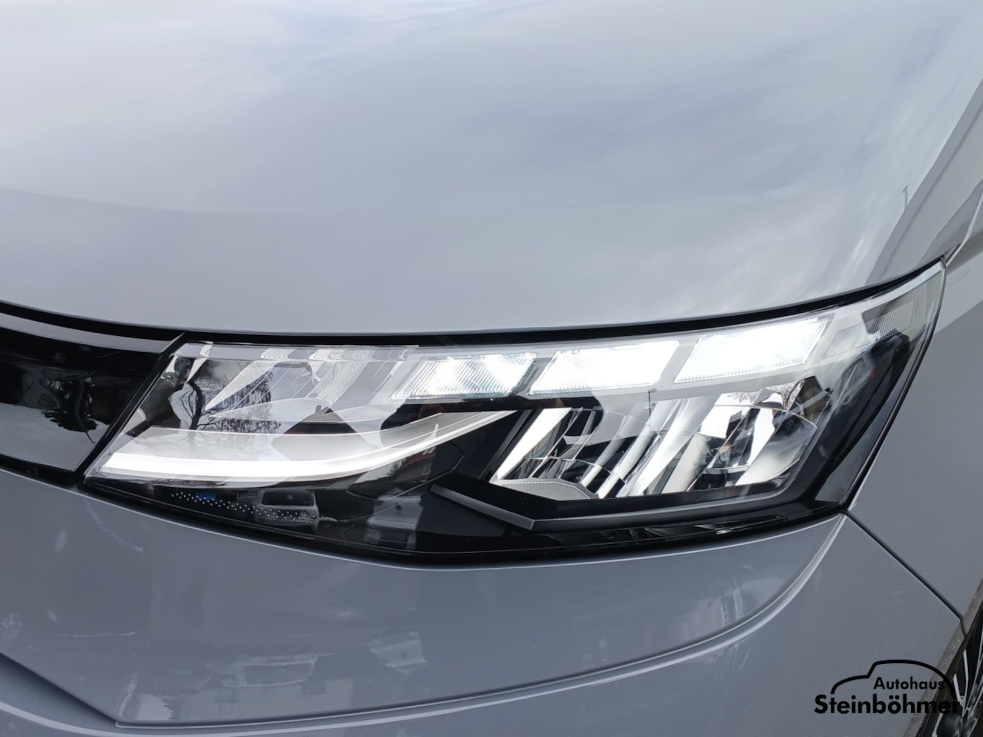 Volkswagen Multivan Basis-Modell